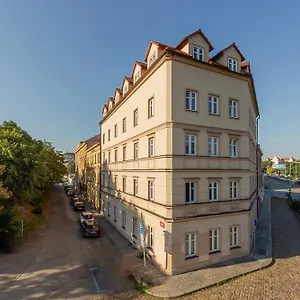 minimino-hotel.praguehotelsweb.com/